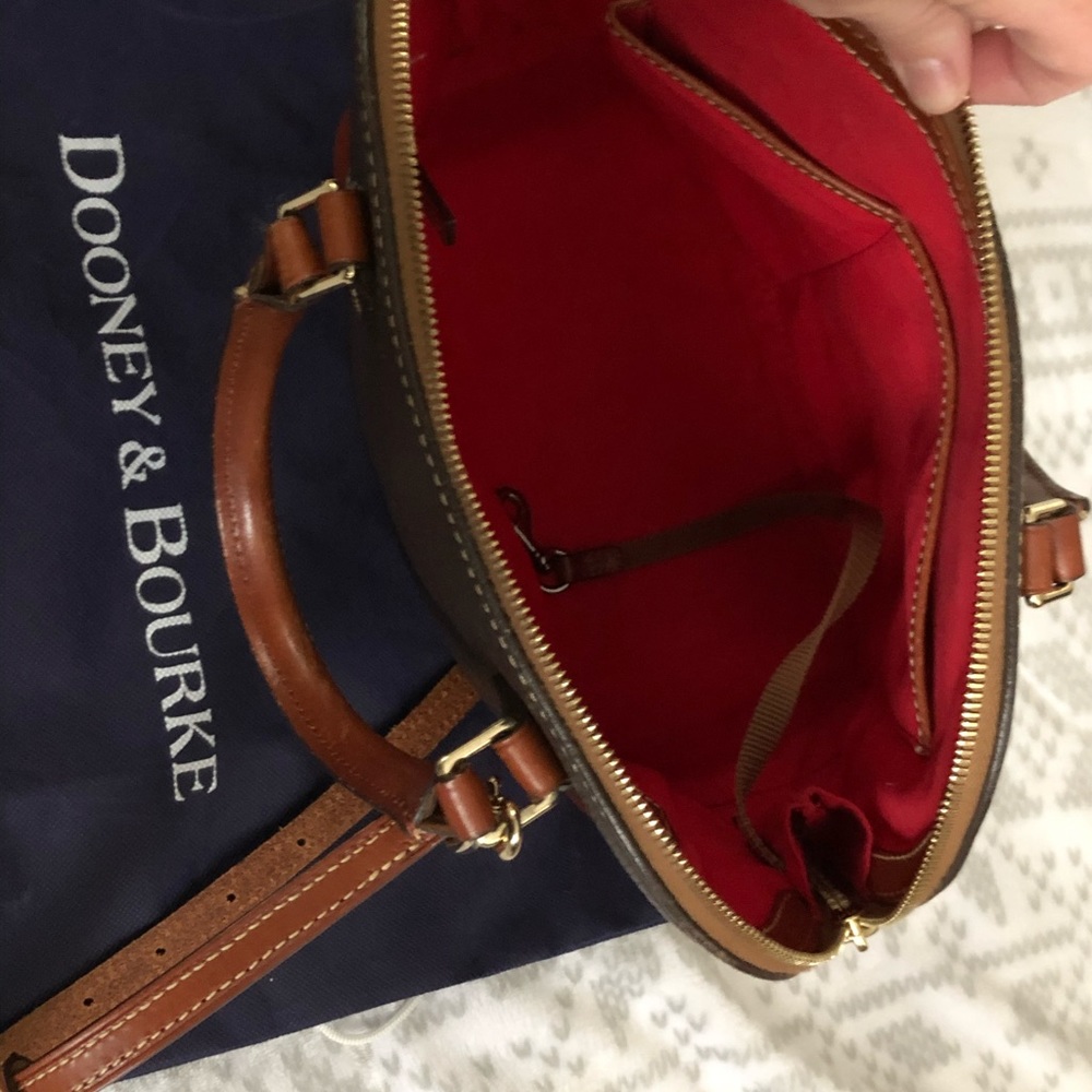 Dooney and Bourke crossbody purse